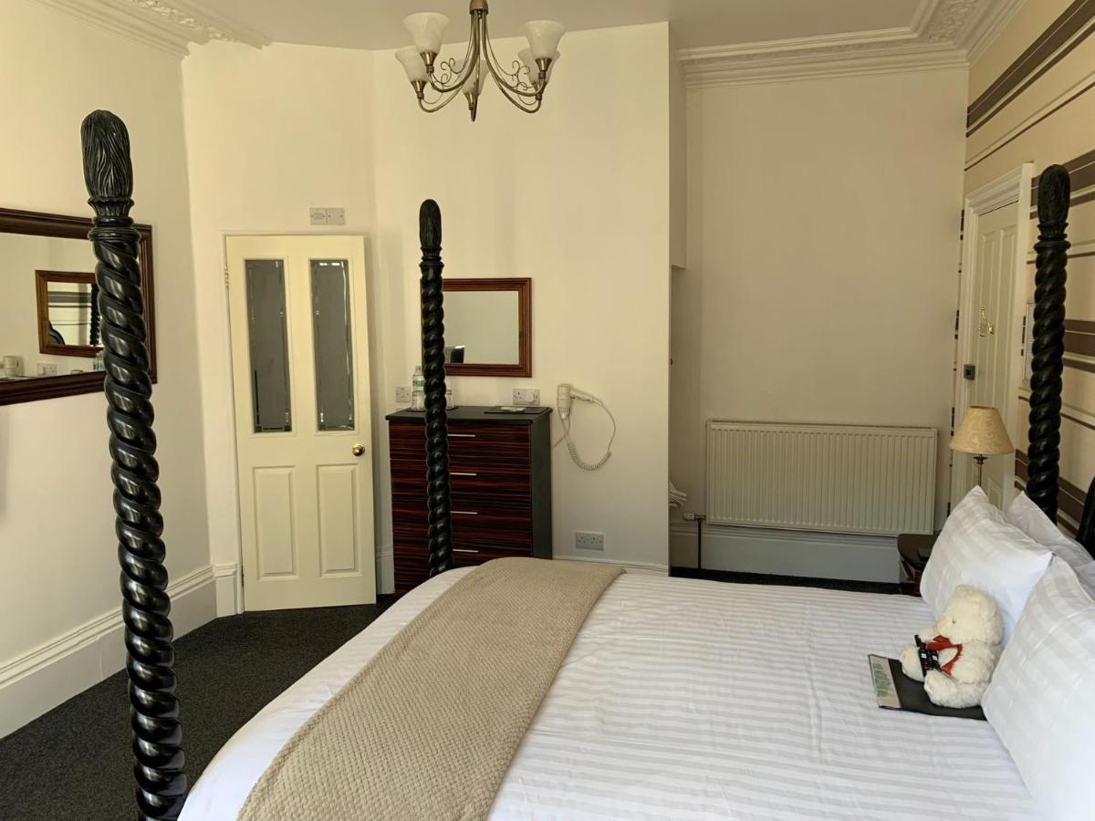 Bed and Breakfast The Middleham à Whitby Extérieur photo